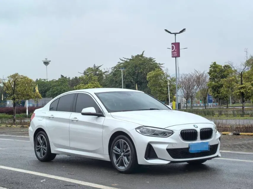 2022 BMW 1 Series 1.5T 140HP L3 7DCT,autocango,china used car exporter,china ev exporter,chinese used car exporter,chinese used ev exporter