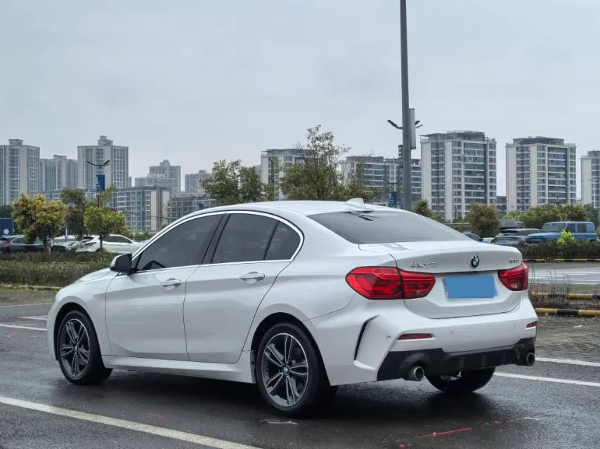 2022 BMW 1 Series 1.5T 140HP L3 7DCT,autocango,china used car exporter,china ev exporter,chinese used car exporter,chinese used ev exporter