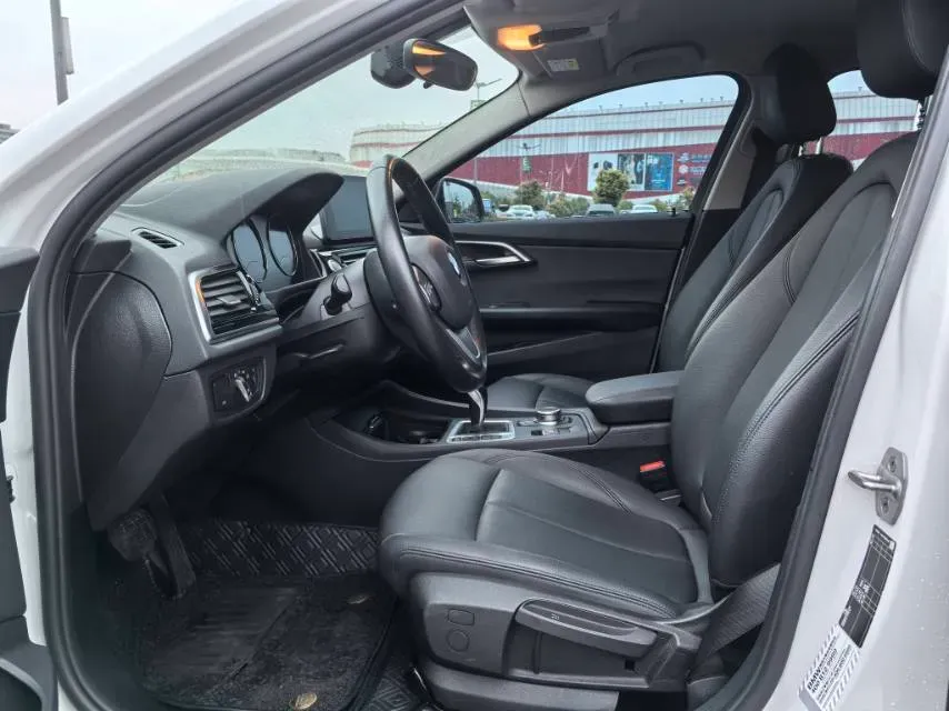 2022 BMW 1 Series 1.5T 140HP L3 7DCT,autocango,china used car exporter,china ev exporter,chinese used car exporter,chinese used ev exporter