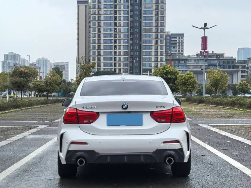 2022 BMW 1 Series 1.5T 140HP L3 7DCT,autocango,china used car exporter,china ev exporter,chinese used car exporter,chinese used ev exporter