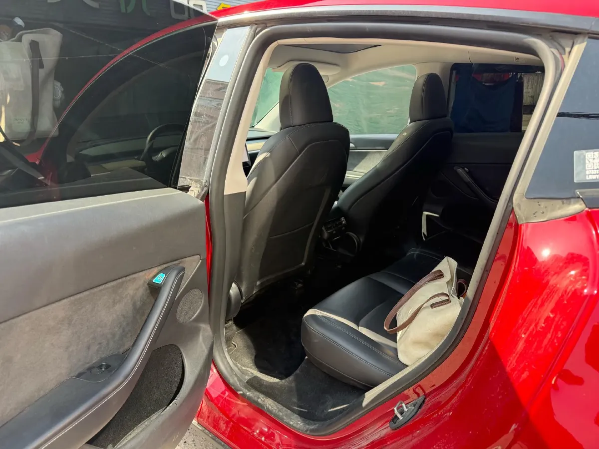 2022 Tesla Model Y BEV 60KWH,autocango,china used car exporter,china ev exporter,chinese used car exporter,chinese used ev exporter