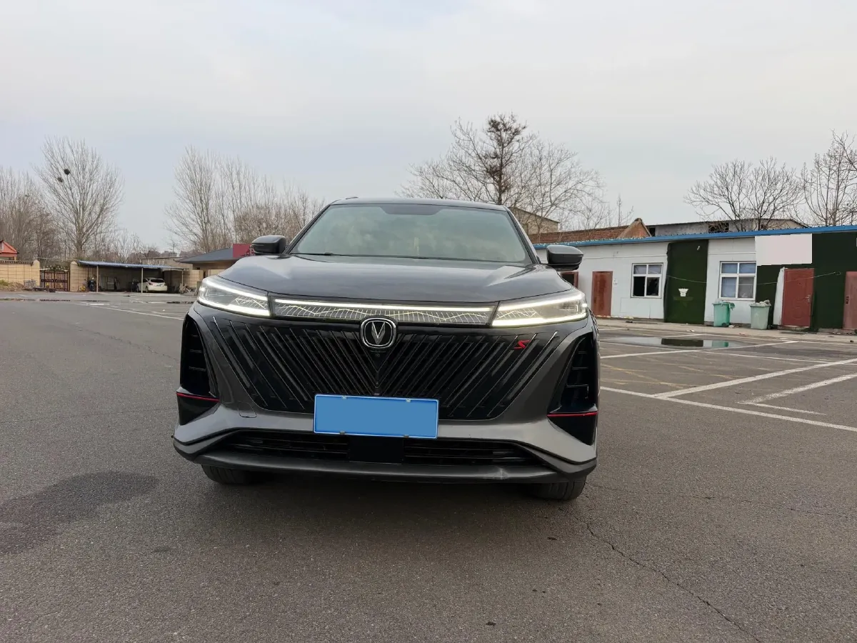 2022 ChangAn CS75 Plus 1.5T 188HP L4 8AT,autocango,china used car exporter,china ev exporter,chinese used car exporter,chinese used ev exporter