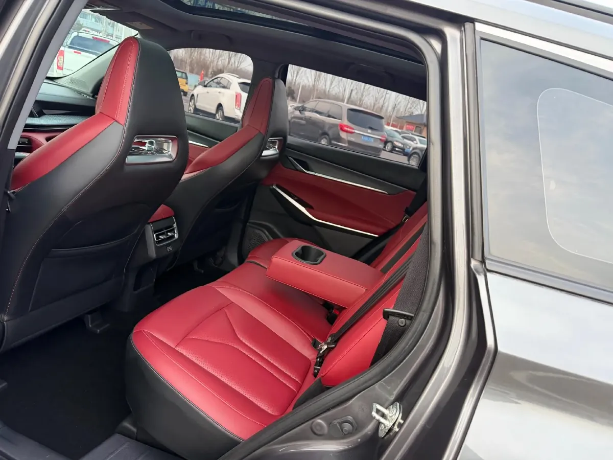 2022 ChangAn CS75 Plus 1.5T 188HP L4 8AT,autocango,china used car exporter,china ev exporter,chinese used car exporter,chinese used ev exporter