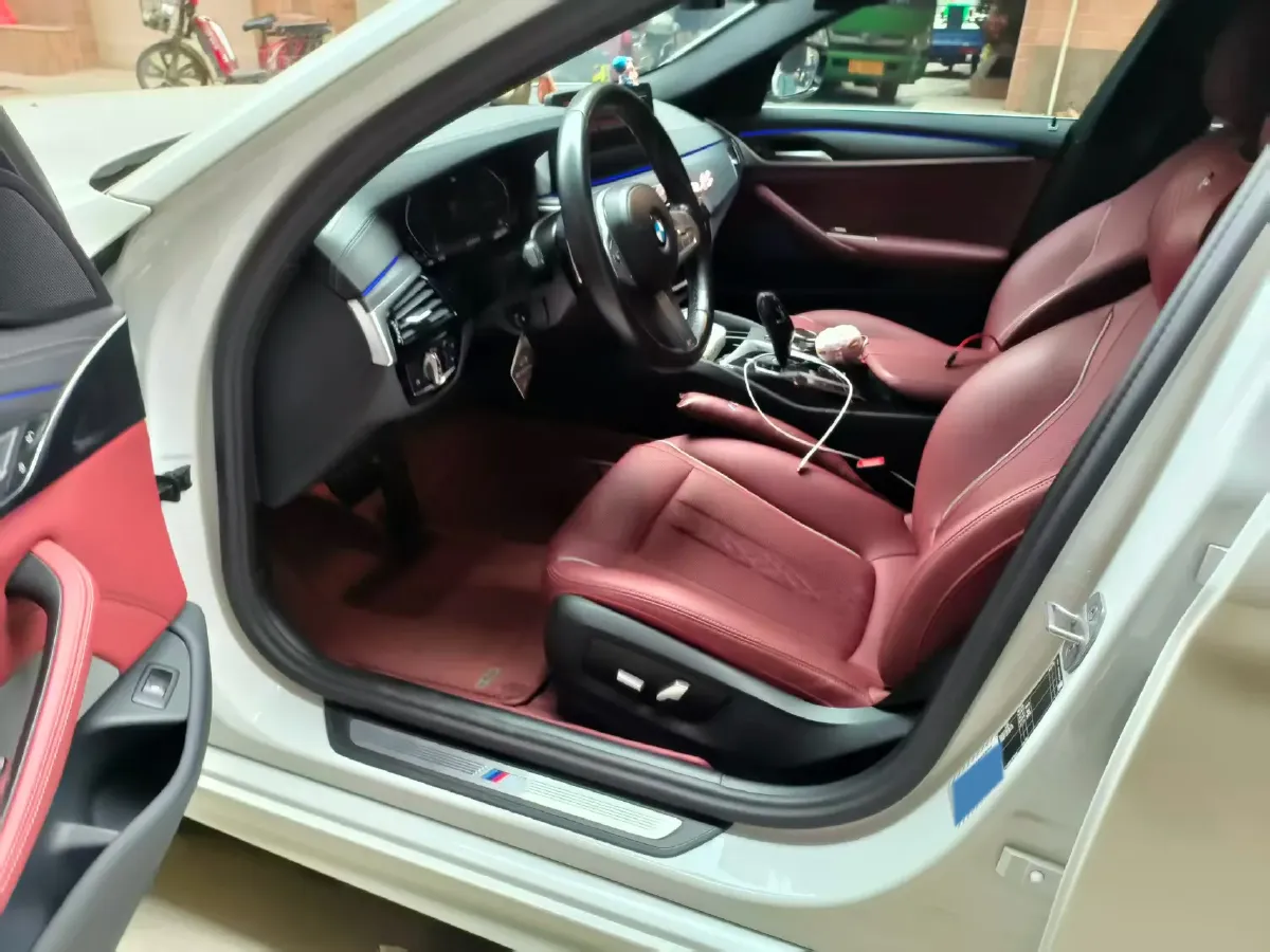 2023 BMW 5 Series 2.0T 245HP L4 8AT,autocango,china used car exporter,china ev exporter,chinese used car exporter,chinese used ev exporter