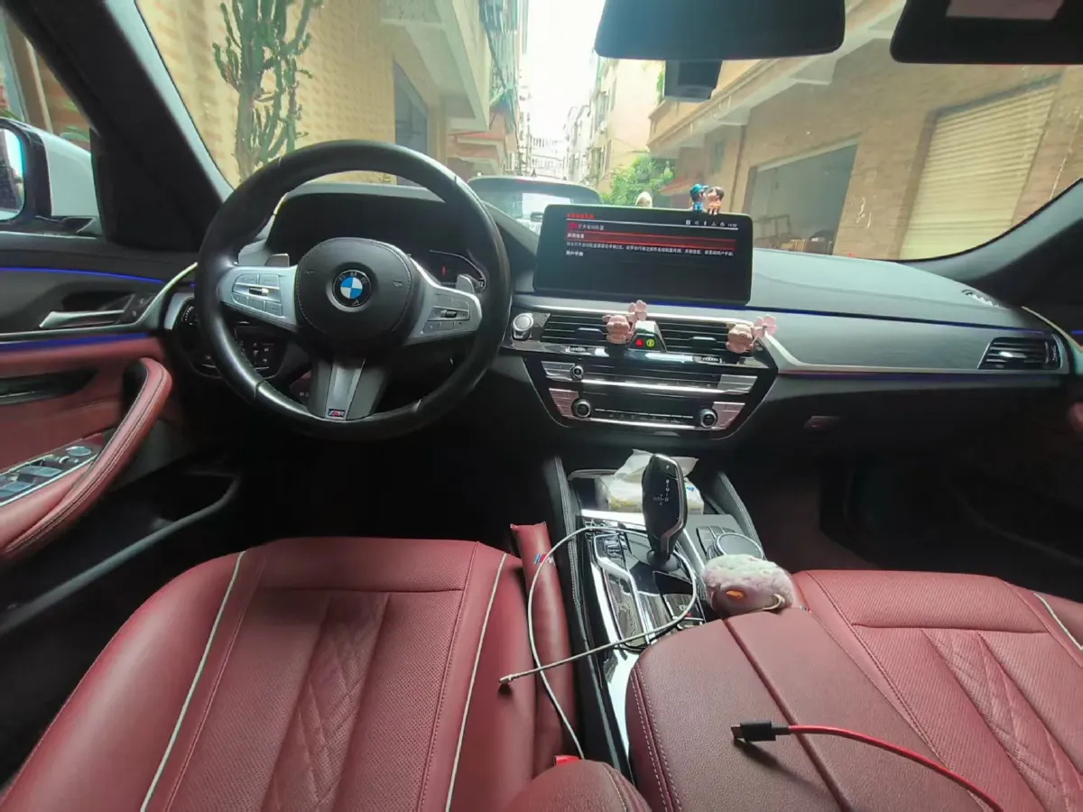 2023 BMW 5 Series 2.0T 245HP L4 8AT,autocango,china used car exporter,china ev exporter,chinese used car exporter,chinese used ev exporter