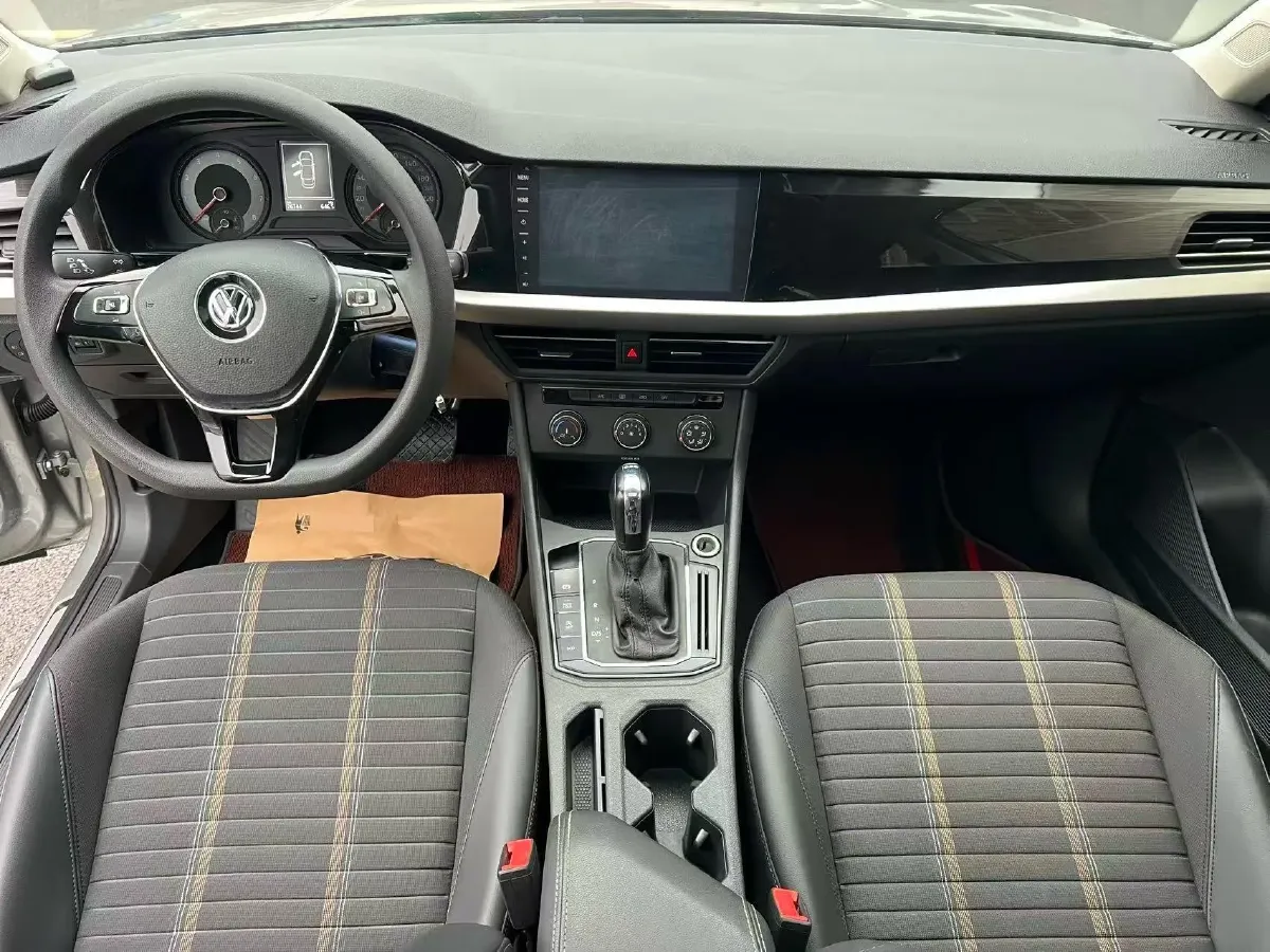 2018 Skoda Karoq 1.4T 150HP L4 7DCT,autocango,china used car exporter,china ev exporter,chinese used car exporter,chinese used ev exporter