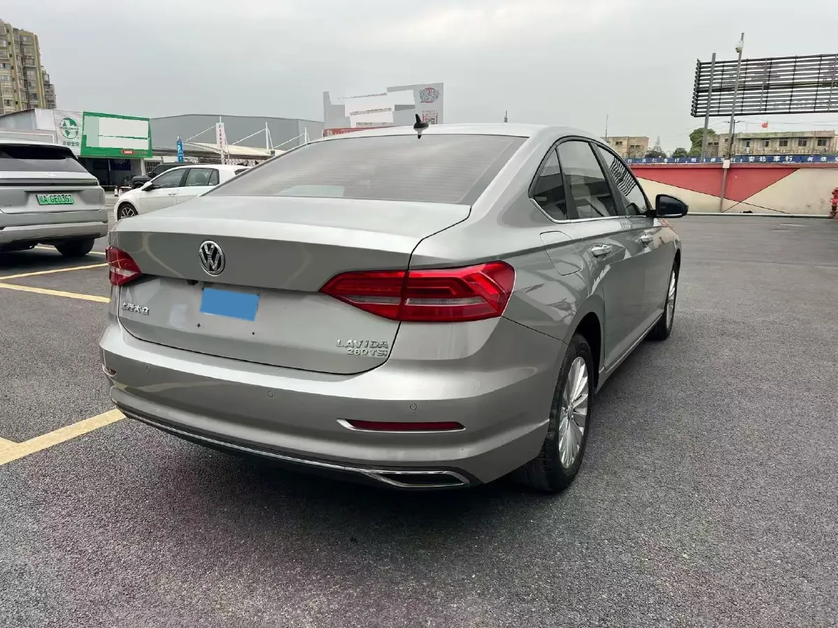 2018 Skoda Karoq 1.4T 150HP L4 7DCT,autocango,china used car exporter,china ev exporter,chinese used car exporter,chinese used ev exporter