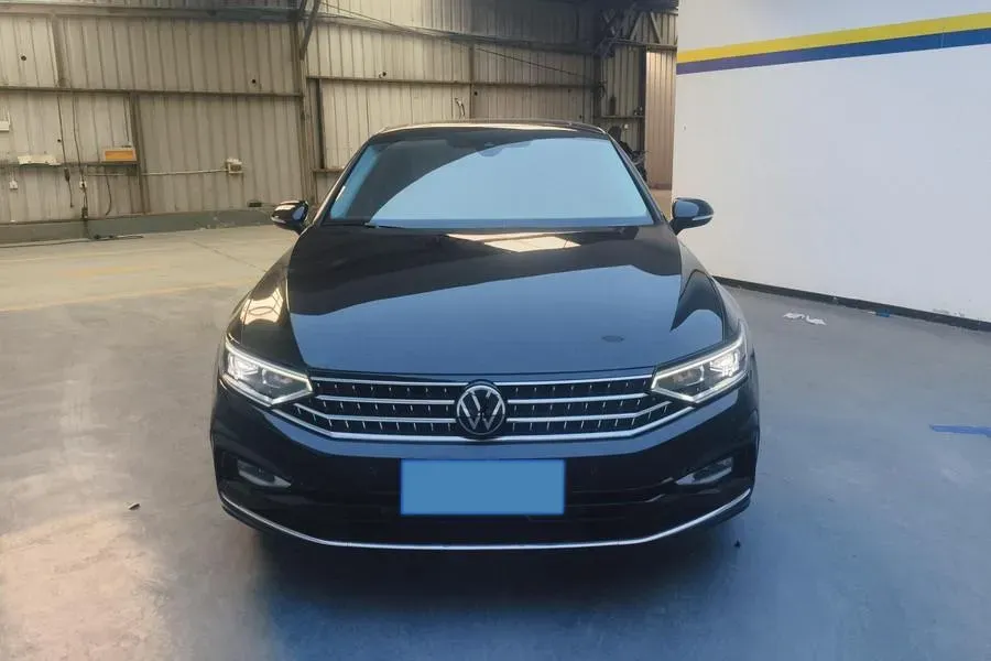 2023 Volkswagen Magotan 2.0T 186HP L4 7DCT,autocango,china used car exporter,china ev exporter,chinese used car exporter,chinese used ev exporter