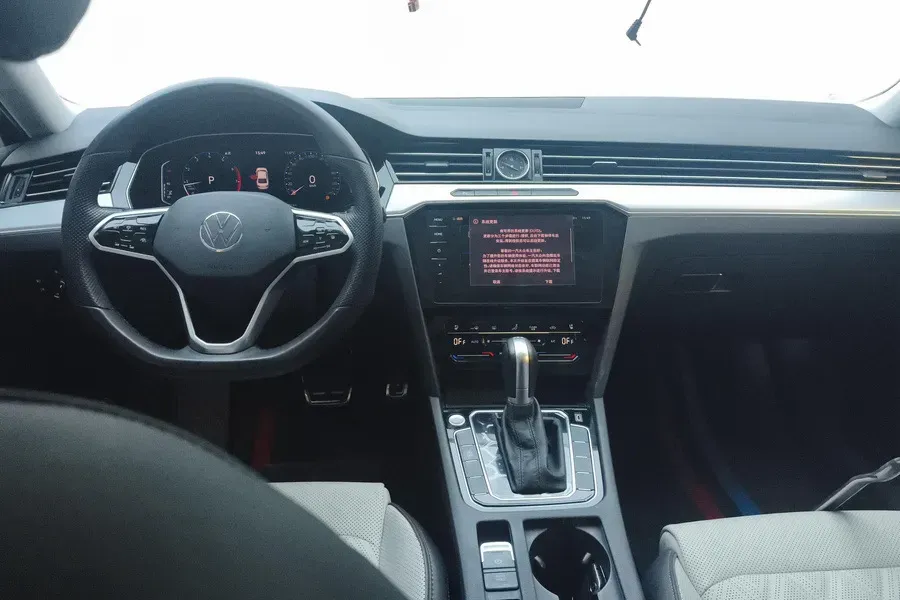 2023 Volkswagen Magotan 2.0T 186HP L4 7DCT,autocango,china used car exporter,china ev exporter,chinese used car exporter,chinese used ev exporter