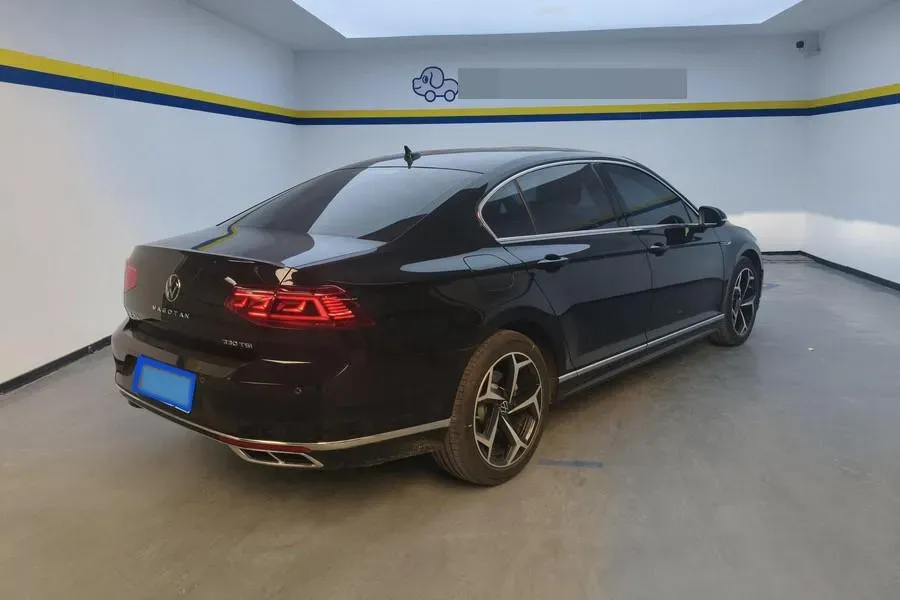 2023 Volkswagen Magotan 2.0T 186HP L4 7DCT,autocango,china used car exporter,china ev exporter,chinese used car exporter,chinese used ev exporter
