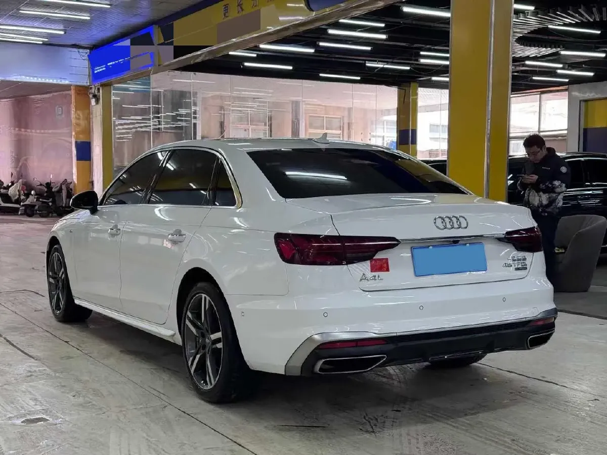 2020 Audi A4L 2.0T 190HP L4 7DCT,autocango,china used car exporter,china ev exporter,chinese used car exporter,chinese used ev exporter