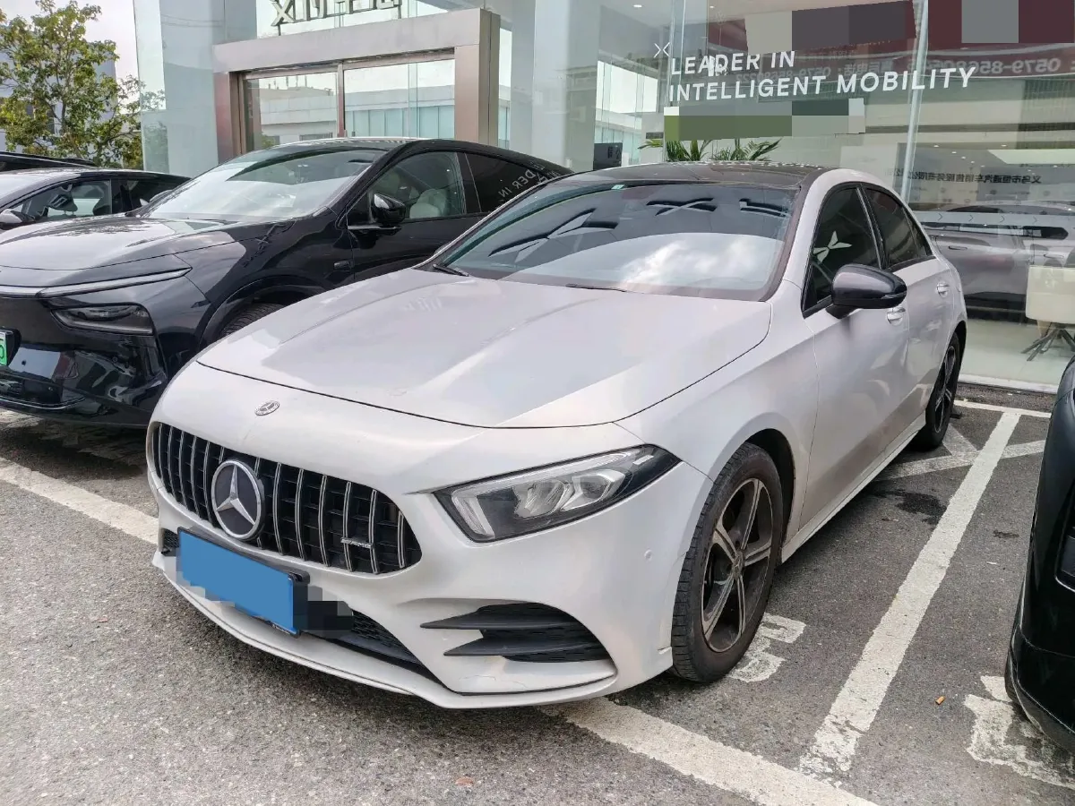 2022 Mercedes-Benz A Class 1.3T 163HP L4 7DCT,autocango,china used car exporter,china ev exporter,chinese used car exporter,chinese used ev exporter