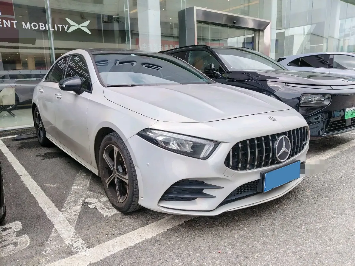 2022 Mercedes-Benz A Class 1.3T 163HP L4 7DCT,autocango,china used car exporter,china ev exporter,chinese used car exporter,chinese used ev exporter