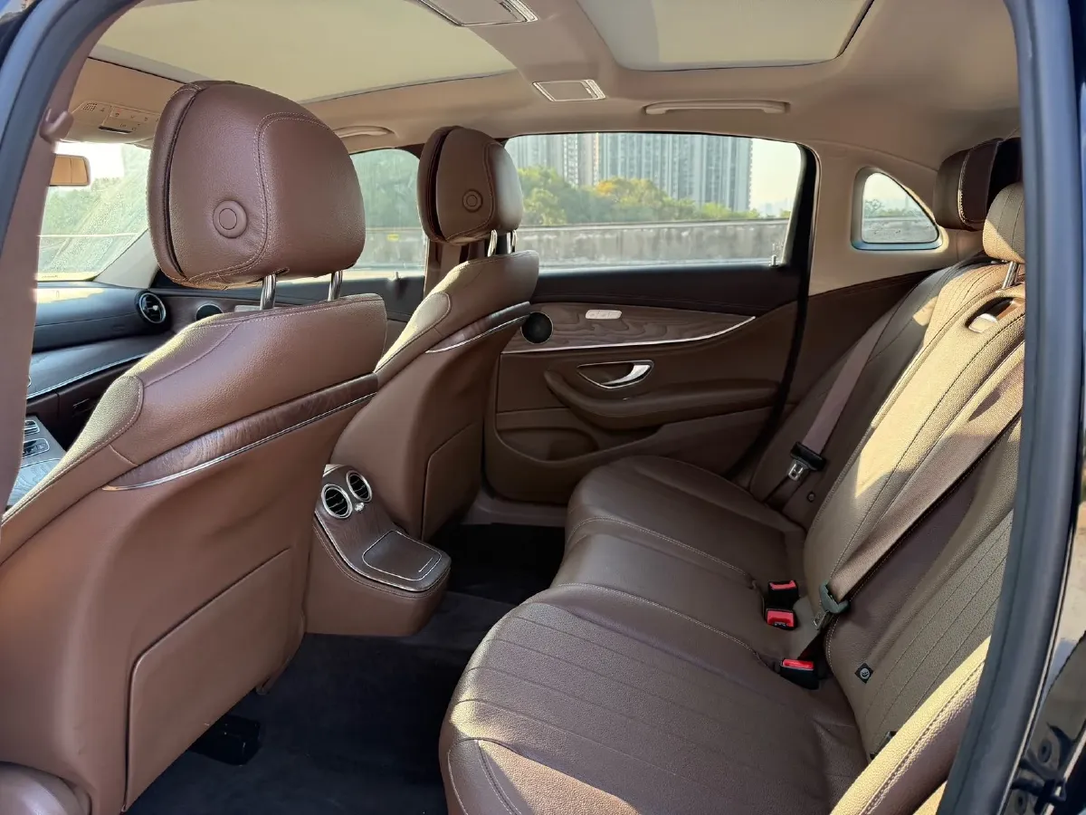 2021 Mercedes-Benz E Class 2.0T 258HP L4 9AT,autocango,china used car exporter,china ev exporter,chinese used car exporter,chinese used ev exporter
