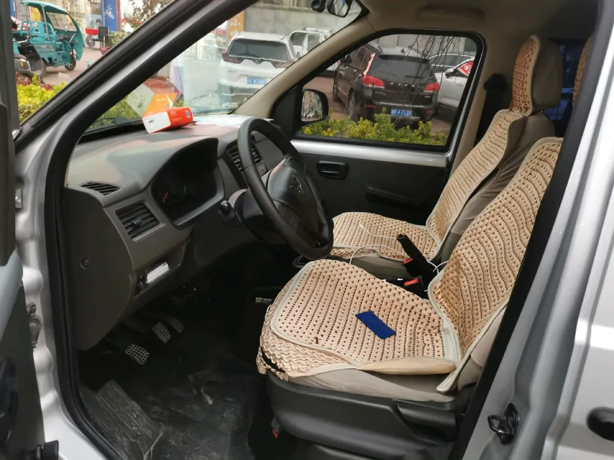 2023 WuLing RongGuang S 1.5L 102HP L4 5MT,autocango,china used car exporter,china ev exporter,chinese used car exporter,chinese used ev exporter