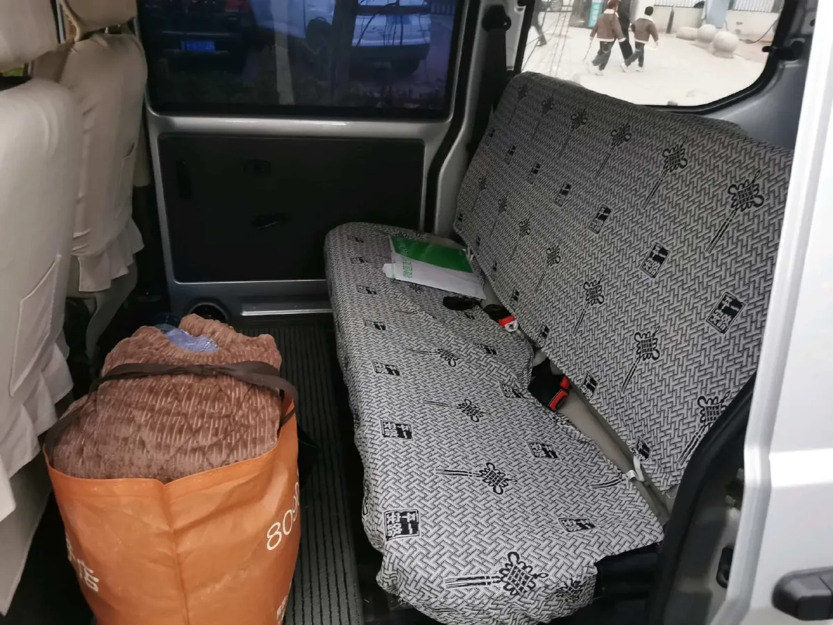 2023 WuLing RongGuang S 1.5L 102HP L4 5MT,autocango,china used car exporter,china ev exporter,chinese used car exporter,chinese used ev exporter