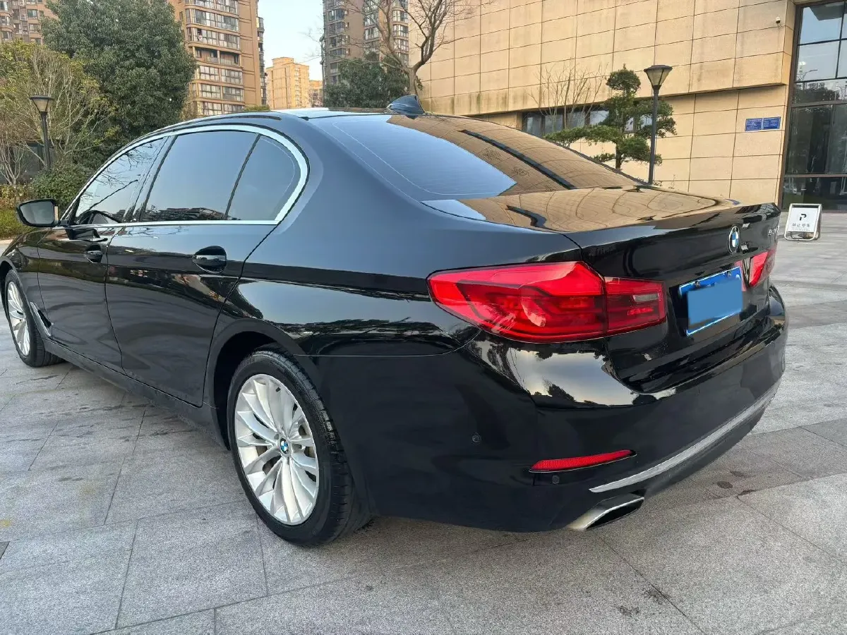 2020 BMW 5 Series 2.0T 252HP L4 8AT,autocango,china used car exporter,china ev exporter,chinese used car exporter,chinese used ev exporter