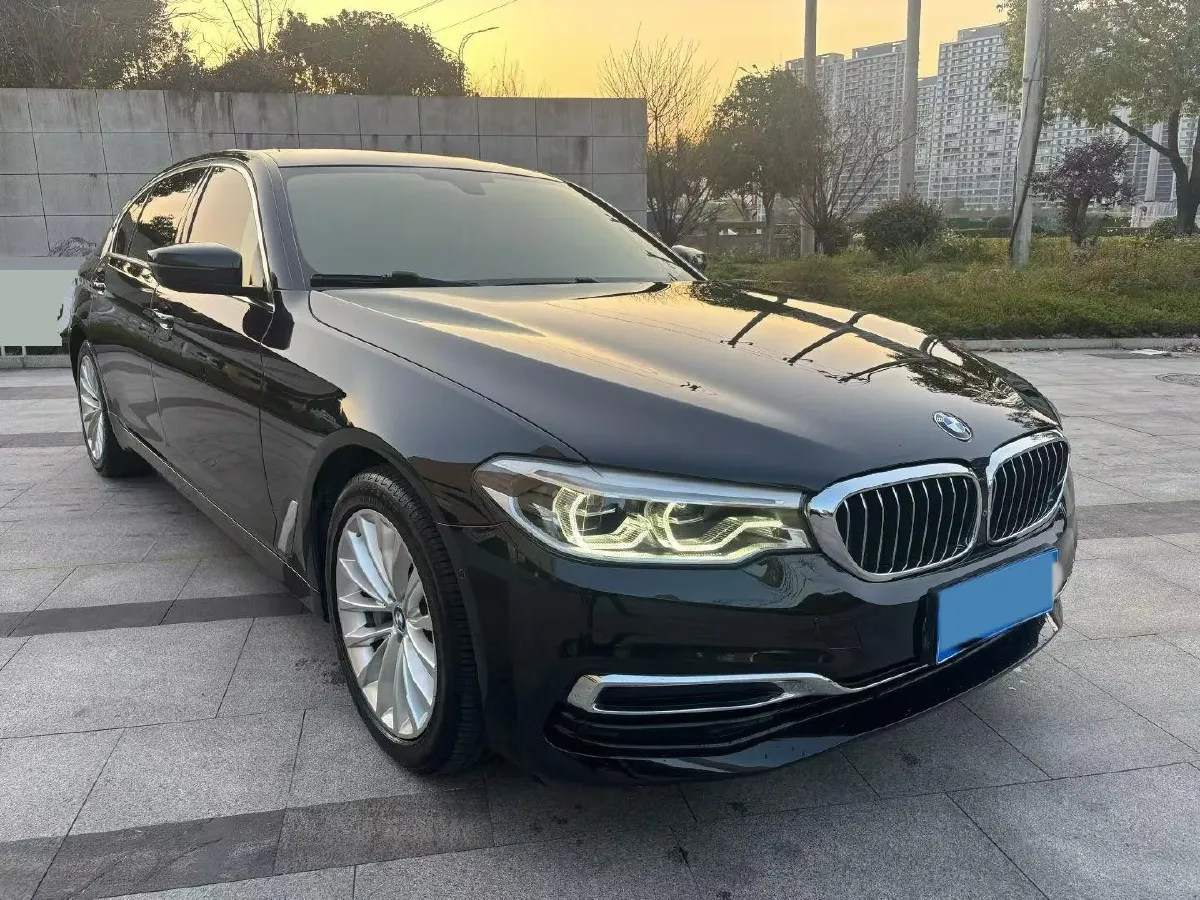 2020 BMW 5 Series 2.0T 252HP L4 8AT,autocango,china used car exporter,china ev exporter,chinese used car exporter,chinese used ev exporter