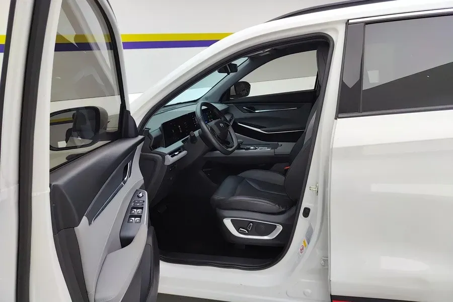 2022 ChangAn CS75 Plus 1.5T 188HP L4 8AT,autocango,china used car exporter,china ev exporter,chinese used car exporter,chinese used ev exporter