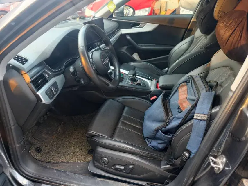 2020 Audi A4L 2.0T 190HP L4 7DCT,autocango,china used car exporter,china ev exporter,chinese used car exporter,chinese used ev exporter