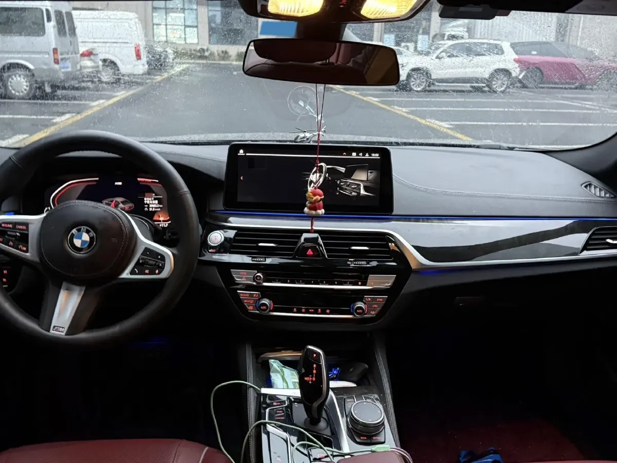 2021 BMW 5 Series 2.0T 184HP L4 8AT,autocango,china used car exporter,china ev exporter,chinese used car exporter,chinese used ev exporter