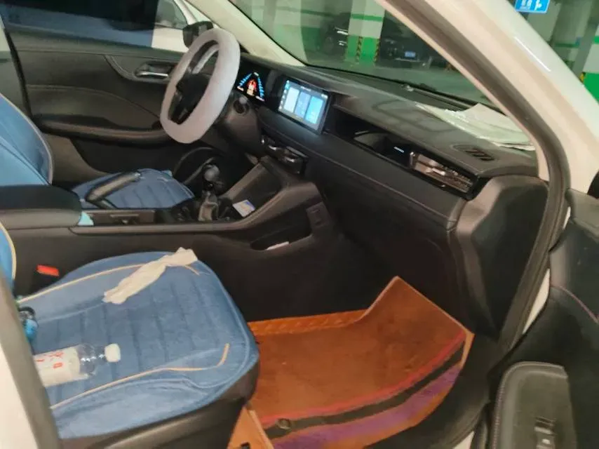 2023 Roewe i5 1.5L 129HP L4 5MT,autocango,china used car exporter,china ev exporter,chinese used car exporter,chinese used ev exporter