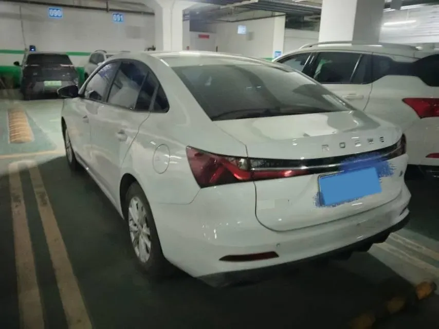 2023 Roewe i5 1.5L 129HP L4 5MT,autocango,china used car exporter,china ev exporter,chinese used car exporter,chinese used ev exporter