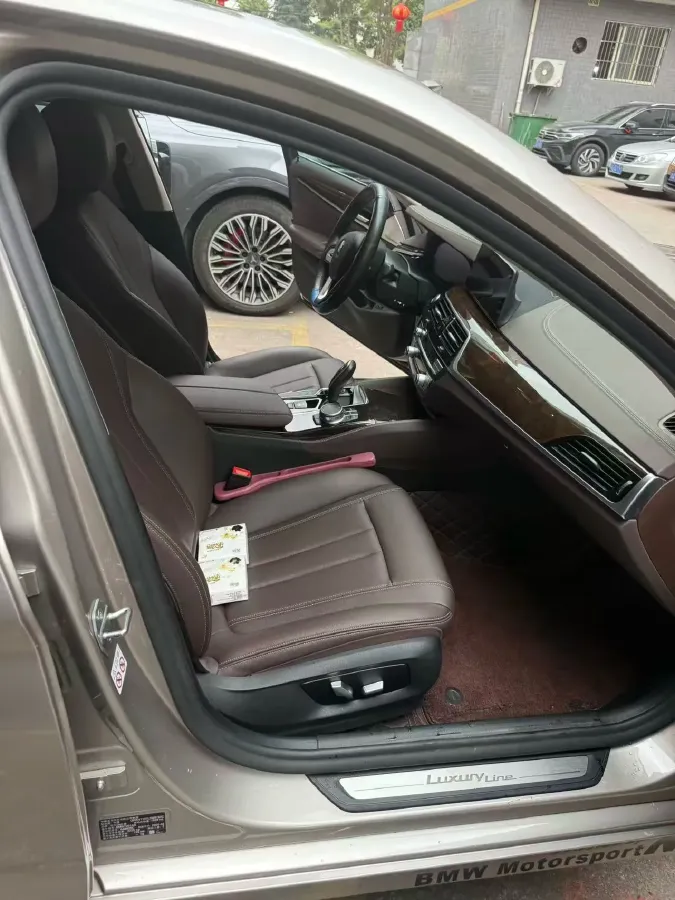 2020 BMW 5 Series 2.0T 184HP L4 8AT,autocango,china used car exporter,china ev exporter,chinese used car exporter,chinese used ev exporter