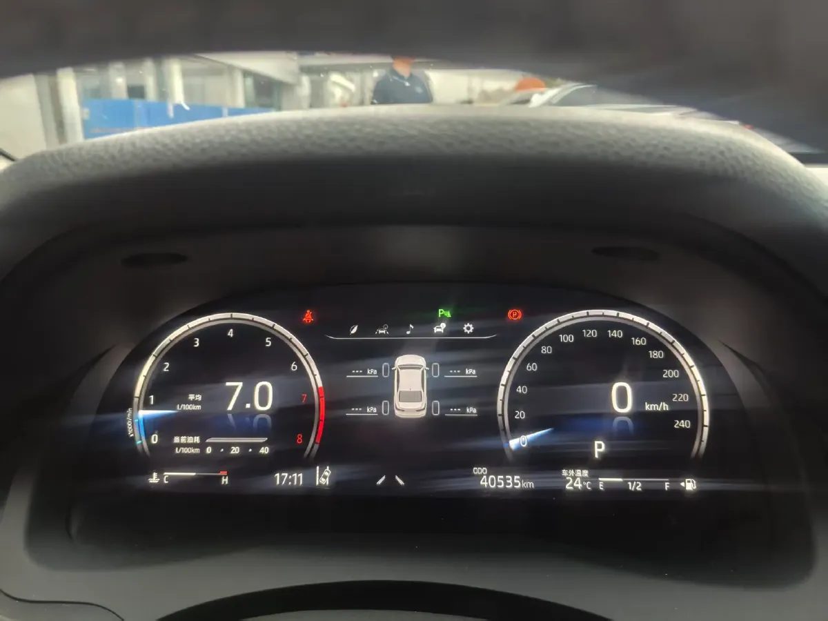 2023 Toyota Camry 2.5L 207HP L4 8AT,autocango,china used car exporter,china ev exporter,chinese used car exporter,chinese used ev exporter