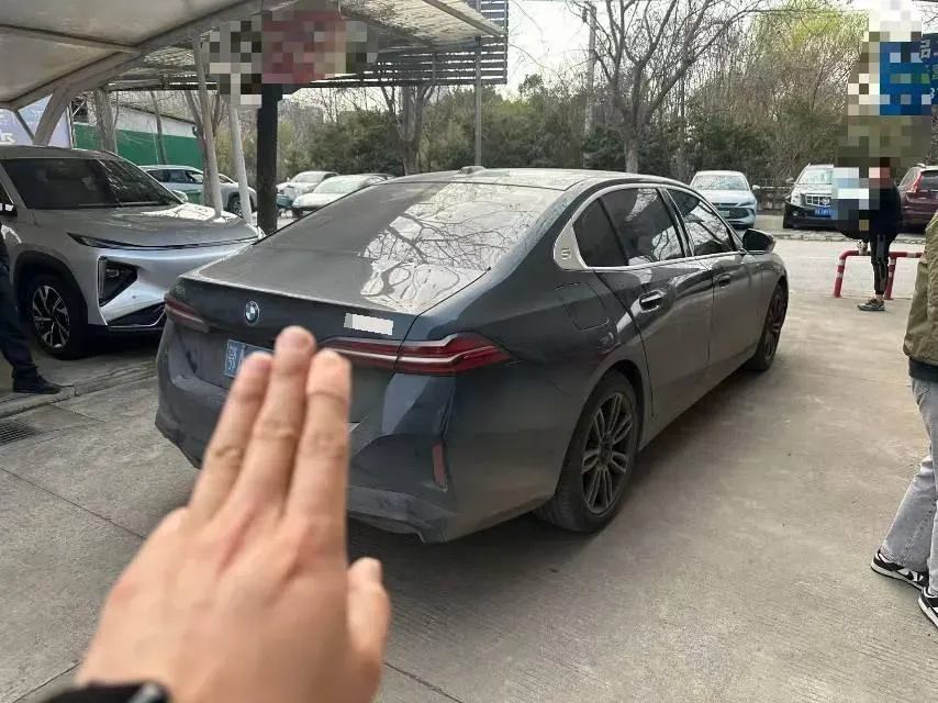 2026 BMW 5 Series 2.0T 258HP L4 8AT,autocango,china used car exporter,china ev exporter,chinese used car exporter,chinese used ev exporter
