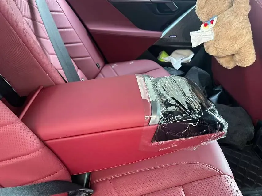 2026 BMW 5 Series 2.0T 258HP L4 8AT,autocango,china used car exporter,china ev exporter,chinese used car exporter,chinese used ev exporter