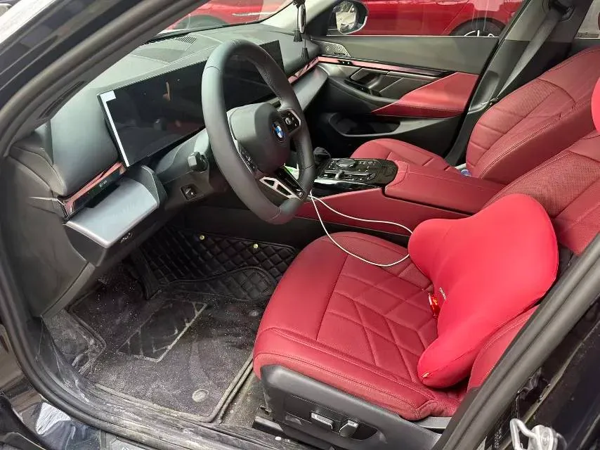 2026 BMW 5 Series 2.0T 258HP L4 8AT,autocango,china used car exporter,china ev exporter,chinese used car exporter,chinese used ev exporter