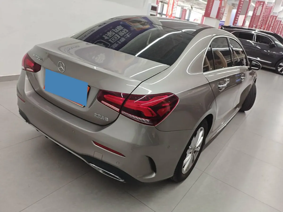 2021 Mercedes-Benz A Class 1.3T 163HP L4 7DCT,autocango,china used car exporter,china ev exporter,chinese used car exporter,chinese used ev exporter