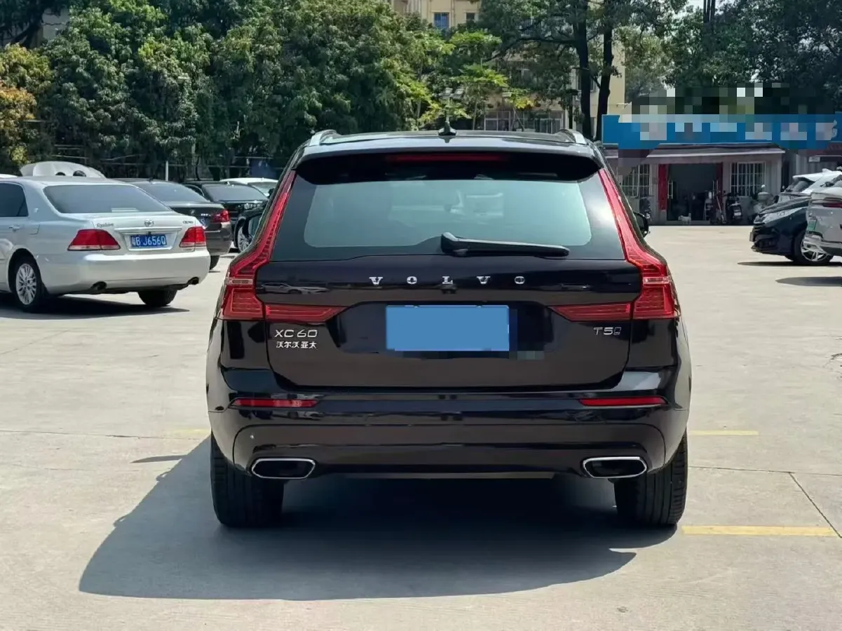 2019 Volvo XC60 2.0T 254HP L4 8AT,autocango,china used car exporter,china ev exporter,chinese used car exporter,chinese used ev exporter