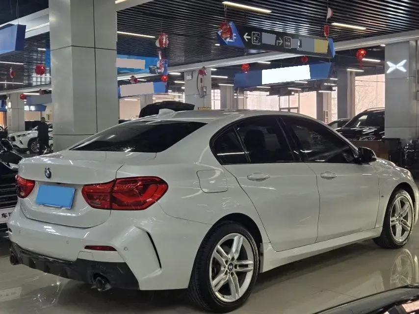 2022 BMW 1 Series 1.5T 140HP L3 7DCT,autocango,china used car exporter,china ev exporter,chinese used car exporter,chinese used ev exporter