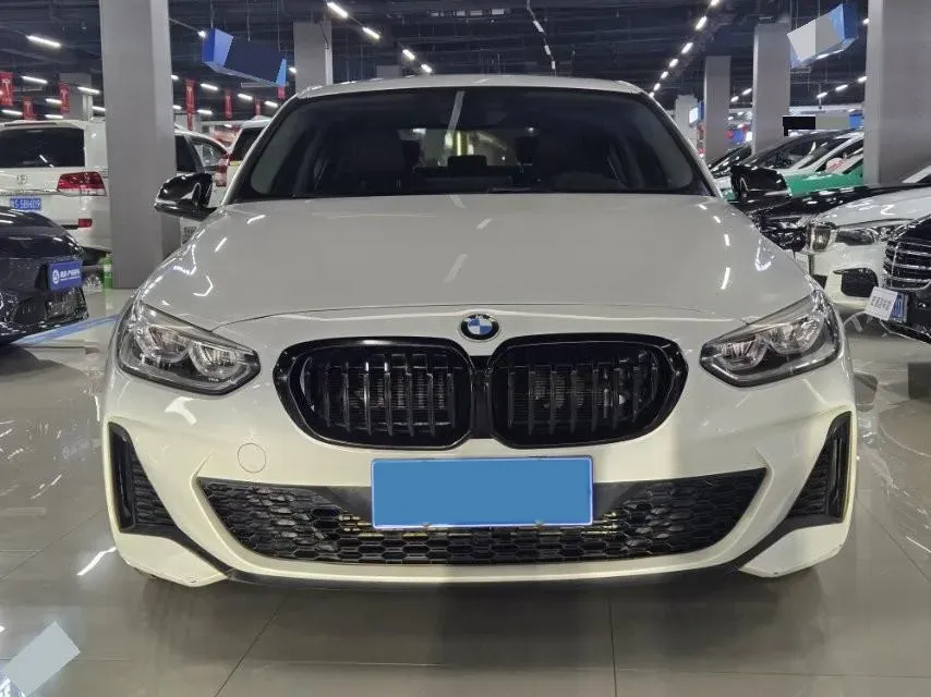 2022 BMW 1 Series 1.5T 140HP L3 7DCT,autocango,china used car exporter,china ev exporter,chinese used car exporter,chinese used ev exporter