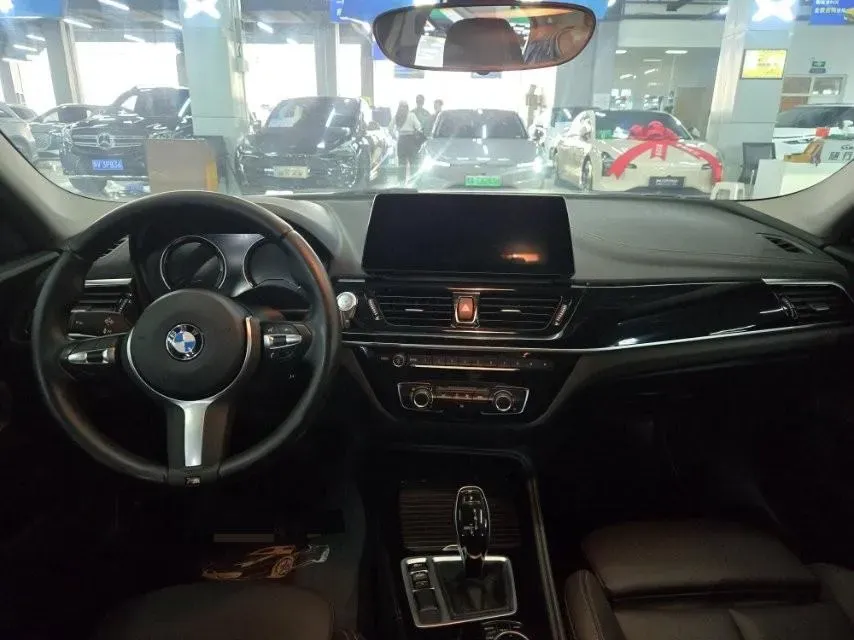 2022 BMW 1 Series 1.5T 140HP L3 7DCT,autocango,china used car exporter,china ev exporter,chinese used car exporter,chinese used ev exporter
