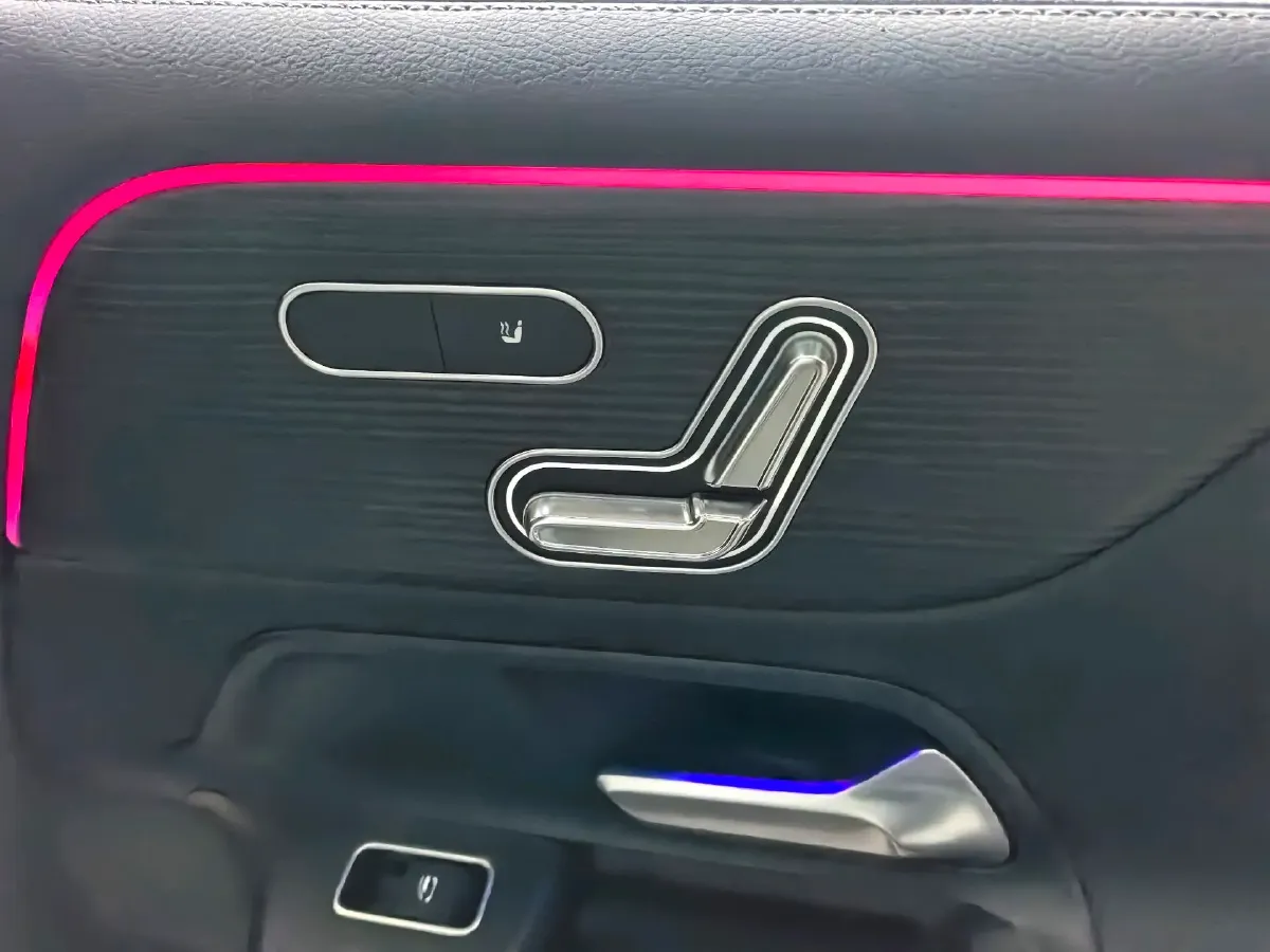 2023 Mercedes-Benz GLB Class 2.0T 190HP L4 8DCT,autocango,china used car exporter,china ev exporter,chinese used car exporter,chinese used ev exporter