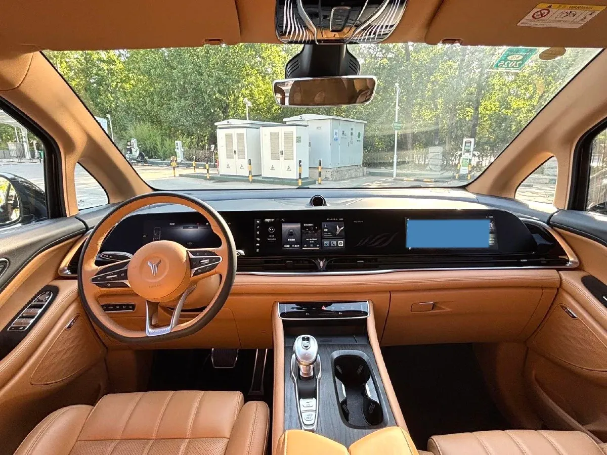 2022 Voyah Dream 1.5T 136HP L4 PHEV 25.57KWH,autocango,china used car exporter,china ev exporter,chinese used car exporter,chinese used ev exporter