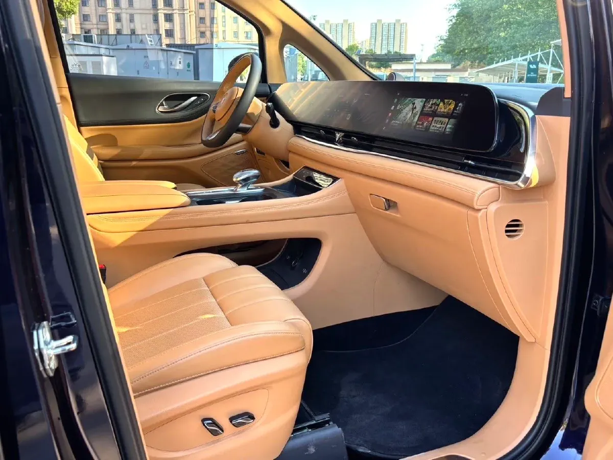 2022 Voyah Dream 1.5T 136HP L4 PHEV 25.57KWH,autocango,china used car exporter,china ev exporter,chinese used car exporter,chinese used ev exporter