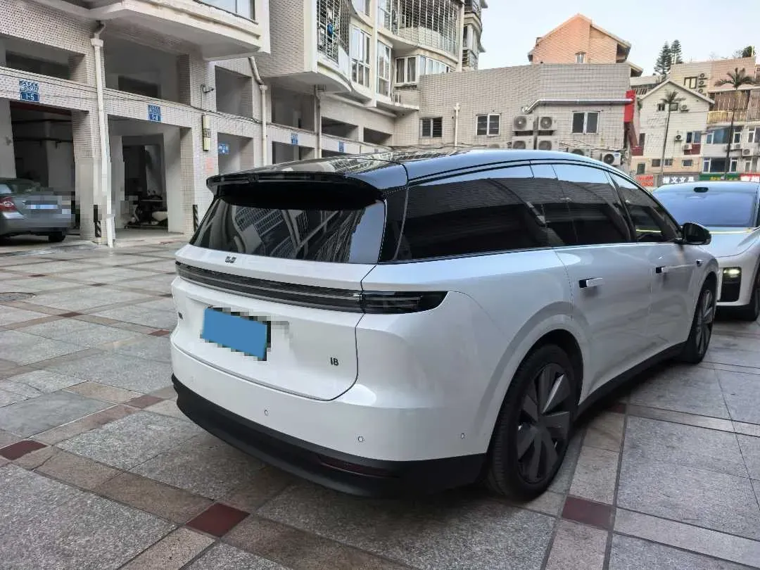 2025 Li i8 BEV,autocango,china used car exporter,china ev exporter,chinese used car exporter,chinese used ev exporter