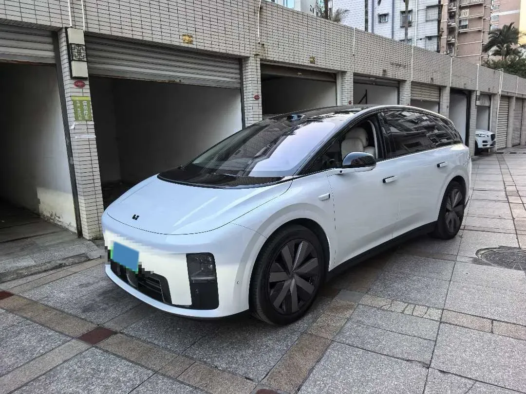 2025 Li i8 BEV,autocango,china used car exporter,china ev exporter,chinese used car exporter,chinese used ev exporter