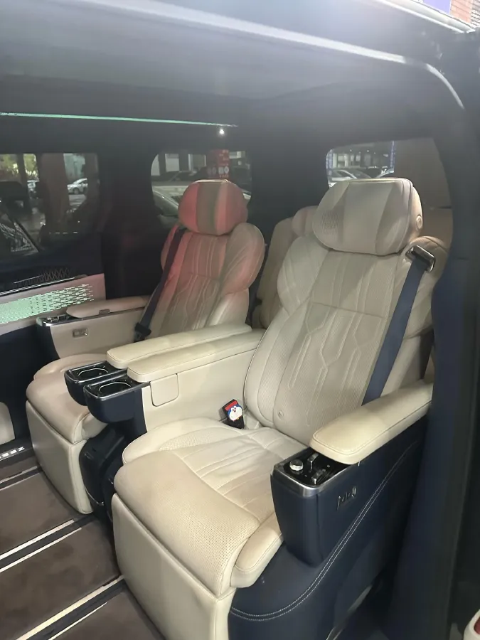 2022 Zeekr 009 BEV 116KWH,autocango,china used car exporter,china ev exporter,chinese used car exporter,chinese used ev exporter