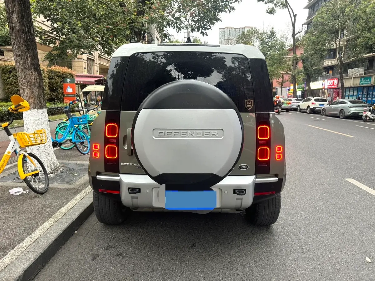 2020 Land Rover Defender 3.0T 400HP L6 8AT,autocango,china used car exporter,china ev exporter,chinese used car exporter,chinese used ev exporter