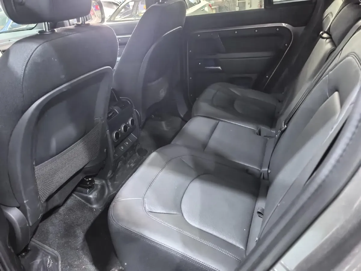 2024 Land Rover Defender 3.0T 400HP L6 8AT,autocango,china used car exporter,china ev exporter,chinese used car exporter,chinese used ev exporter