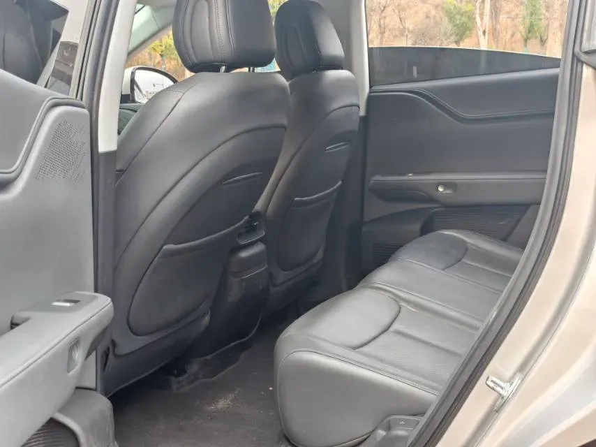 2025 Xpeng G6 BEV 68.5KWH,autocango,china used car exporter,china ev exporter,chinese used car exporter,chinese used ev exporter