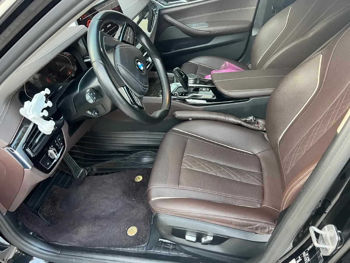 2021 BMW 5 Series 2.0T 184HP L4 8AT,autocango,china used car exporter,china ev exporter,chinese used car exporter,chinese used ev exporter