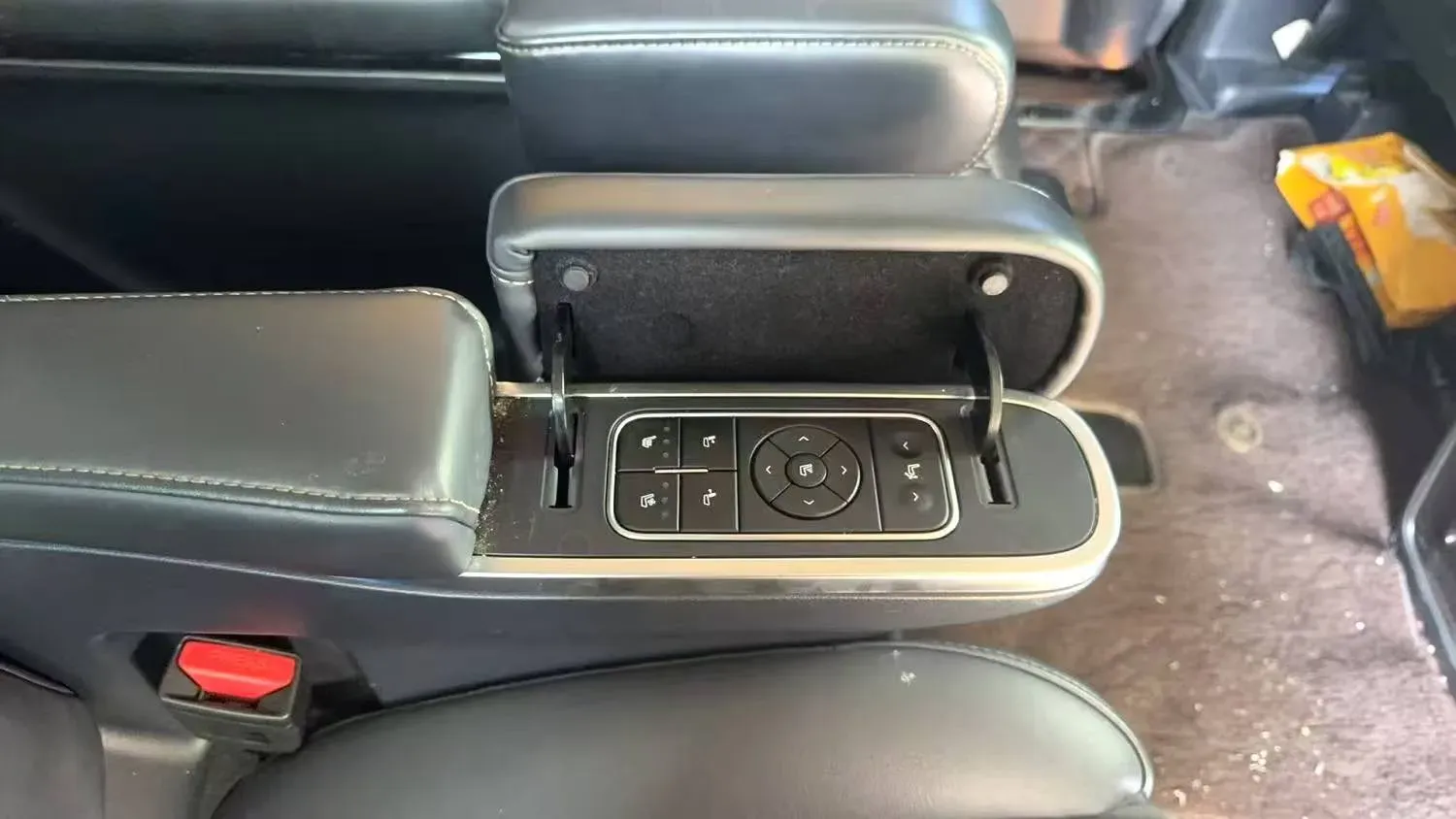 2021 GAC Trumpchi M8 2.0T 252HP L4 8AT,autocango,china used car exporter,china ev exporter,chinese used car exporter,chinese used ev exporter