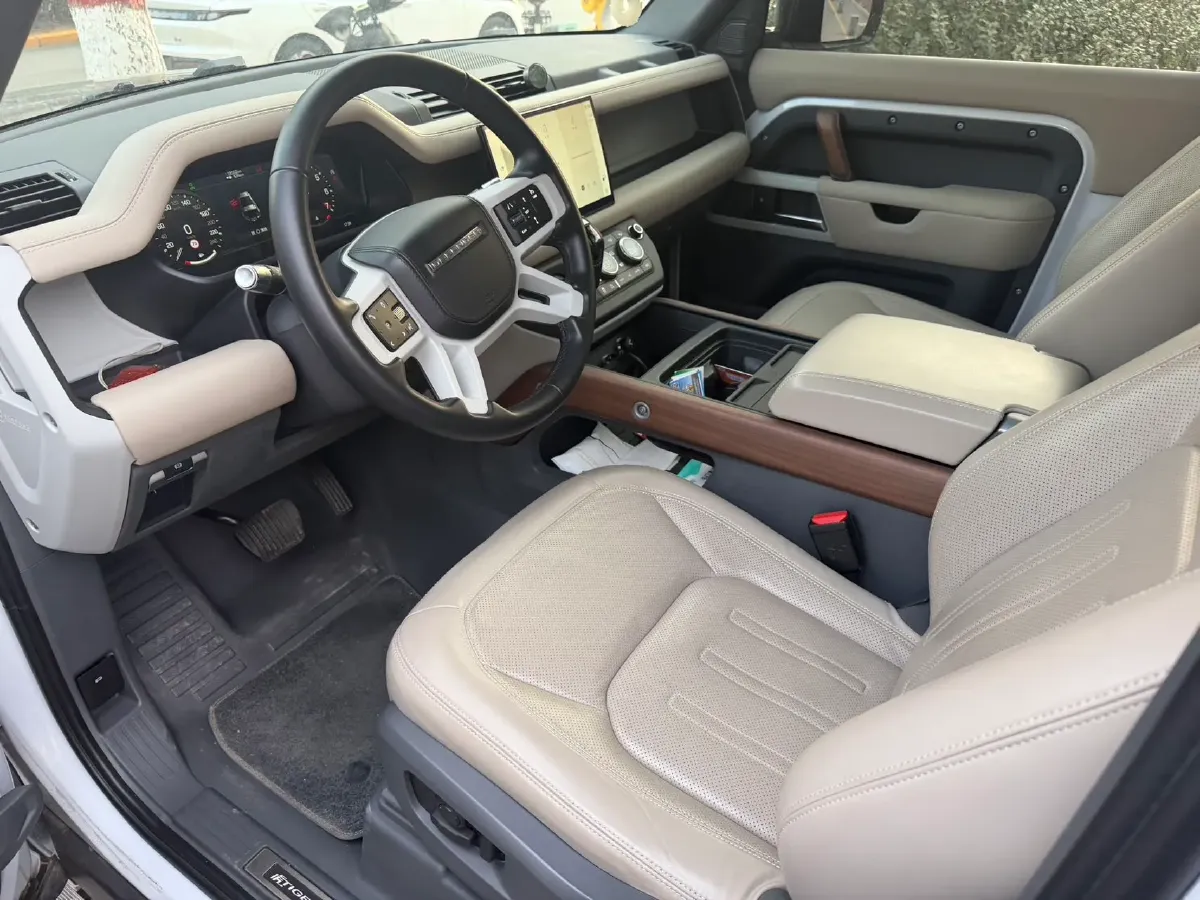 2022 Land Rover Defender 2.0T 300HP L4 8AT,autocango,china used car exporter,china ev exporter,chinese used car exporter,chinese used ev exporter