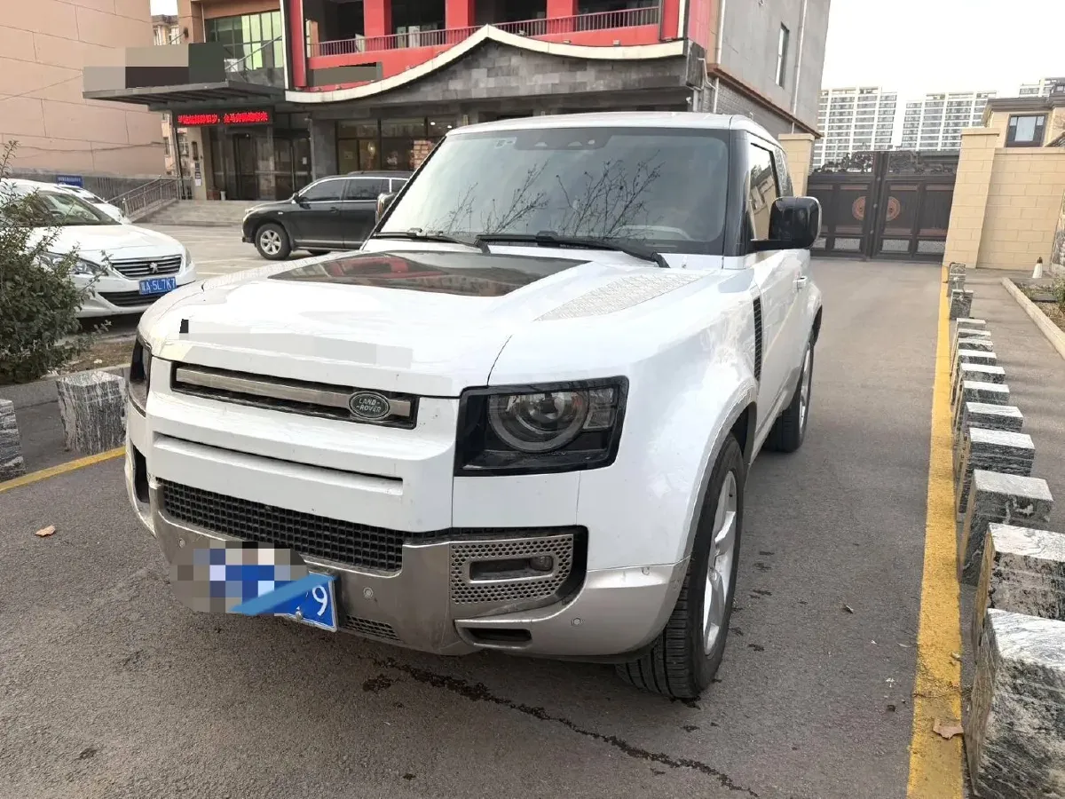 2022 Land Rover Defender 2.0T 300HP L4 8AT,autocango,china used car exporter,china ev exporter,chinese used car exporter,chinese used ev exporter